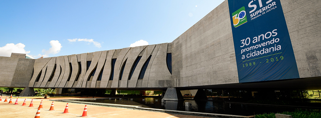 Leia mais sobre o artigo STJ extingue ação de busca e apreensão por falta de notificação válida ao devedor.